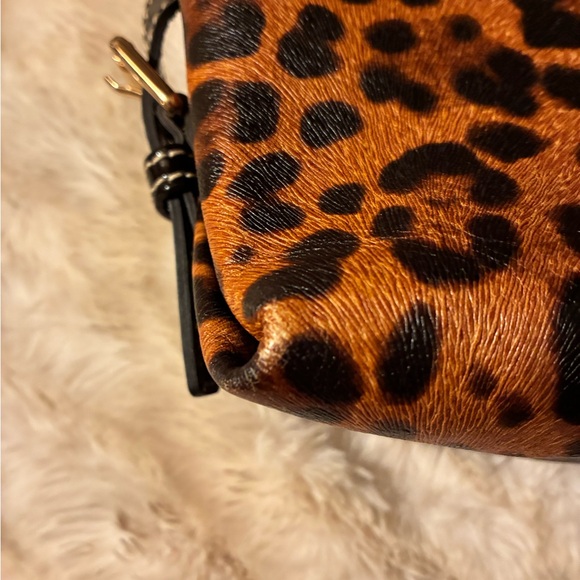 DOONEY BOURKE CHEETAH PRINT BLACK PATENT TRIM HOBO - Picture 10 of 13